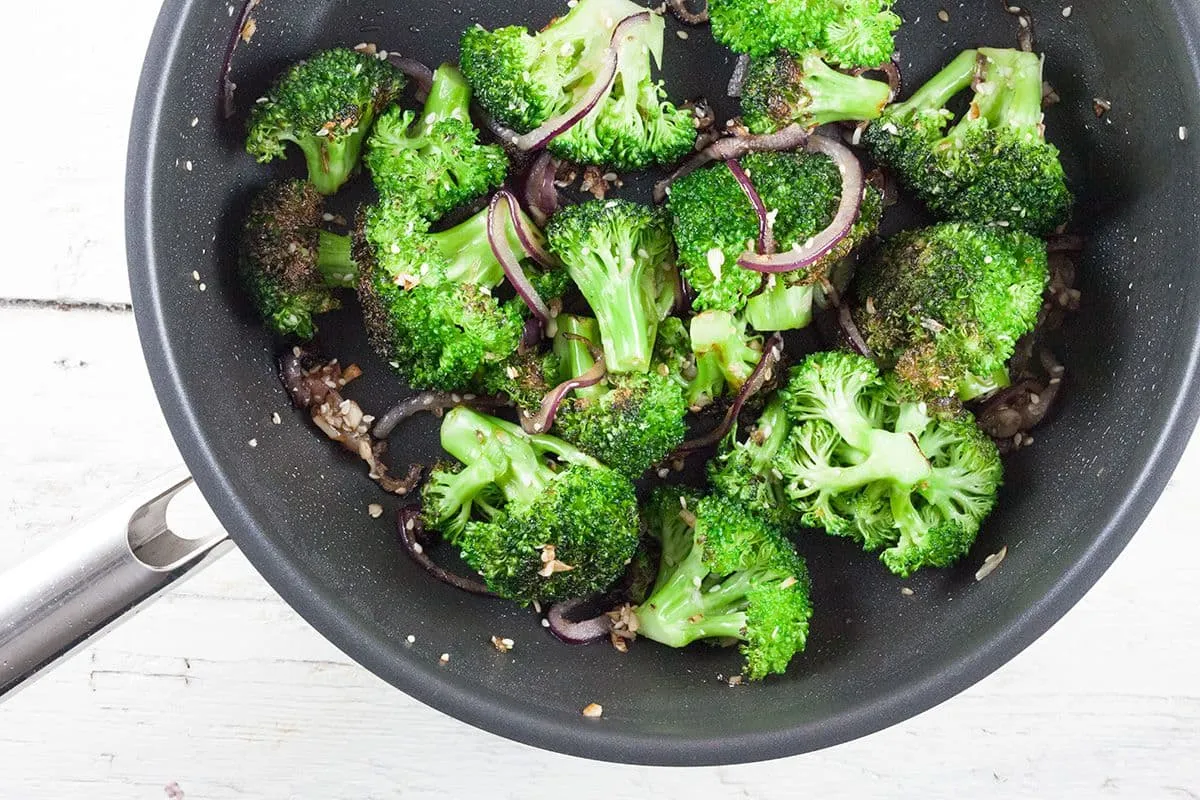 Gebakken broccoli met knoflook