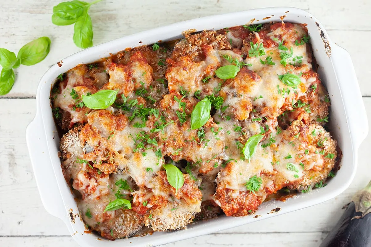 Parmigiana van gefrituurde aubergines