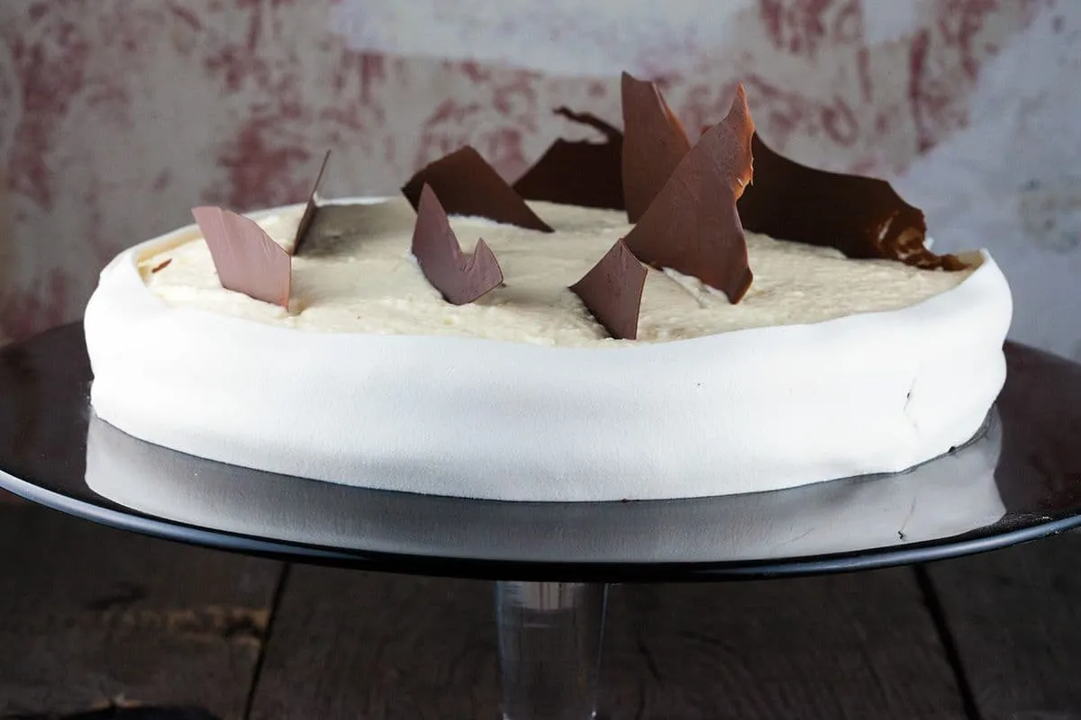 Chocoladetaart met marsepein mousse