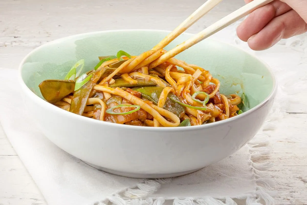 Kimchi noedels - snel en pittig Koreaans gerecht