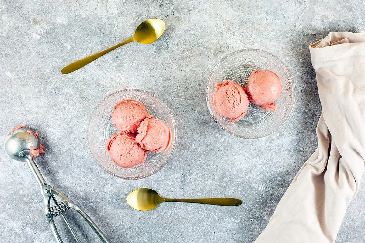 Rabarbersorbet met vanille