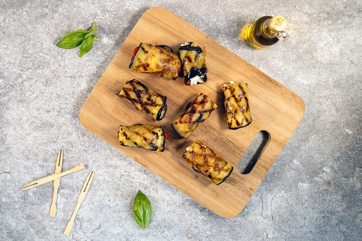 Gegrilde aubergine rolletjes - makkelijke hapjes