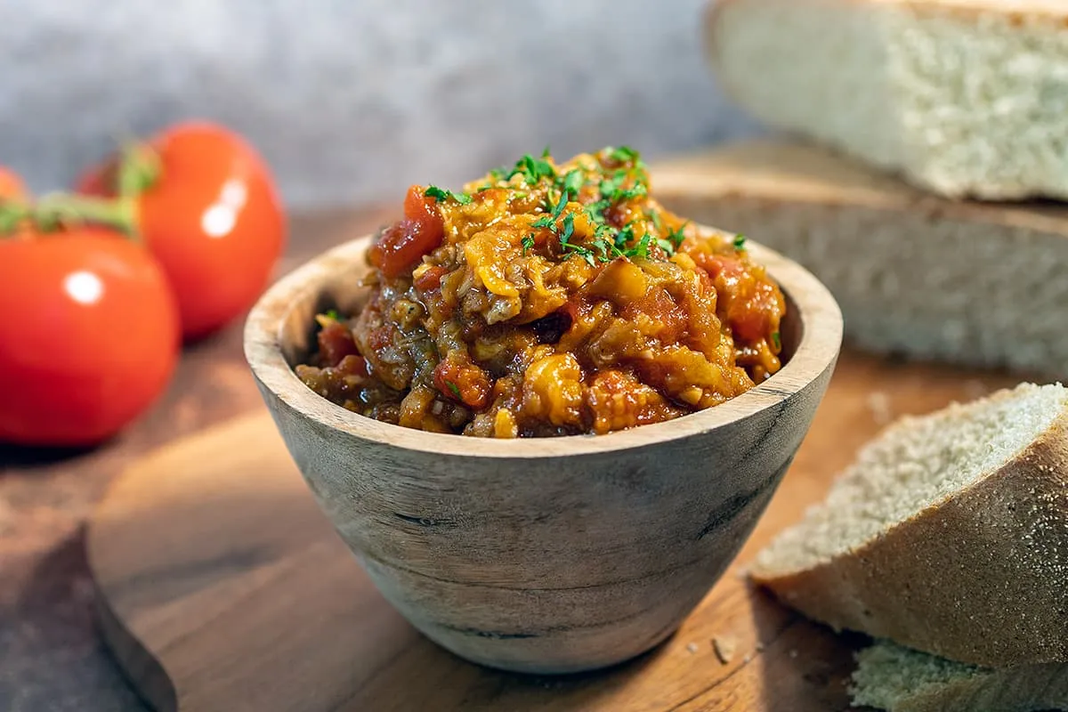 Zaalouk is een Marokkaanse auberginedip met tomaat