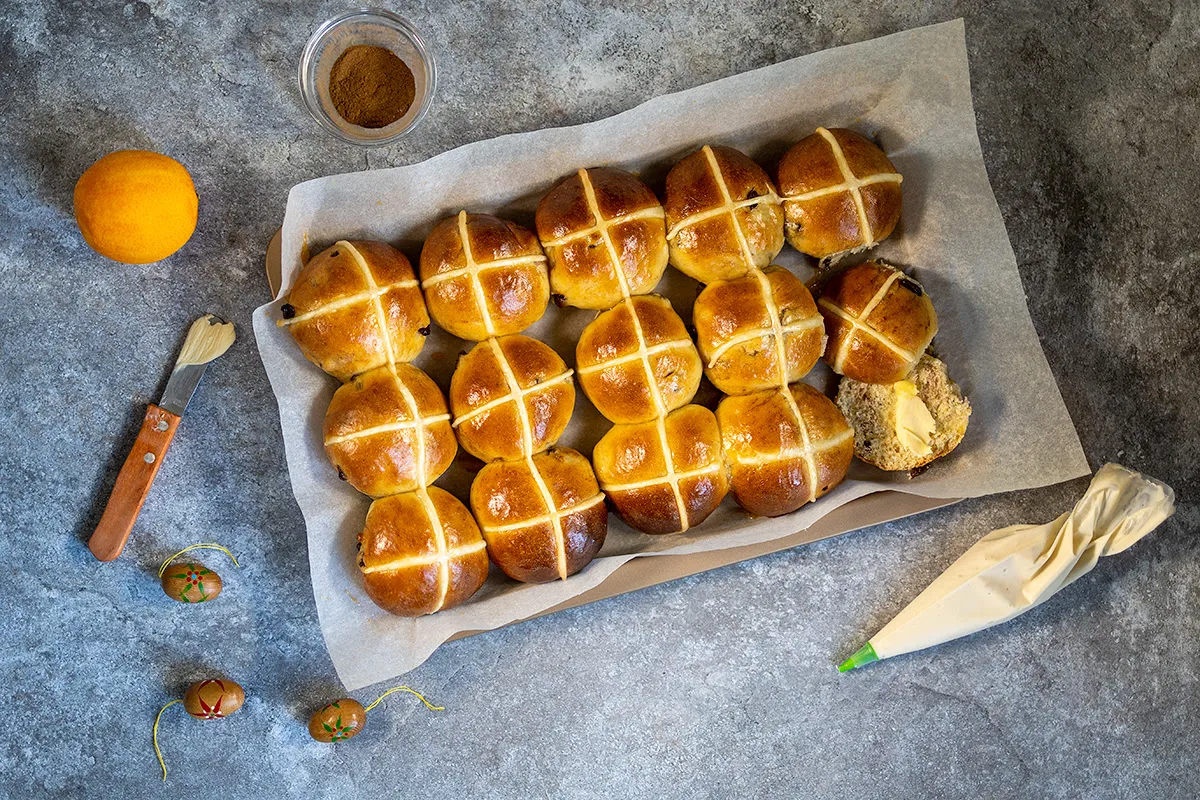 Hot cross buns
