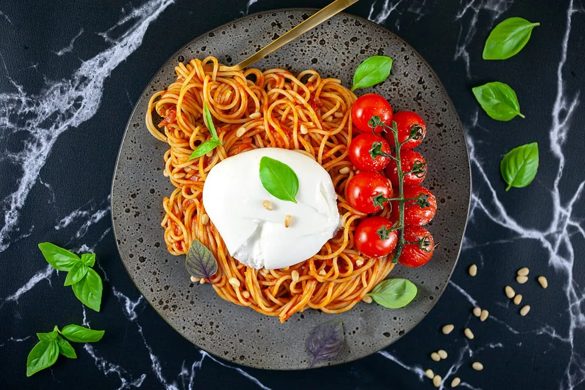 Pasta burrata met tomatensaus (kindvriendelijk recept)