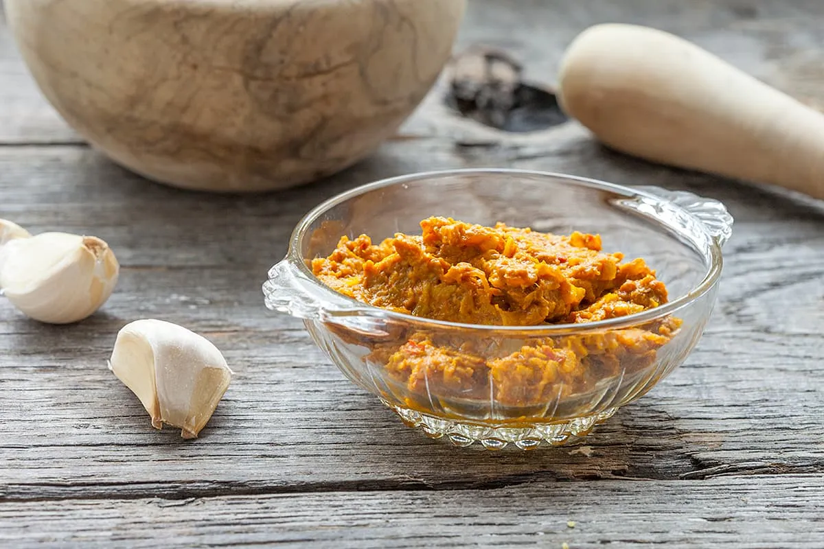 Zelf milde curry pasta maken
