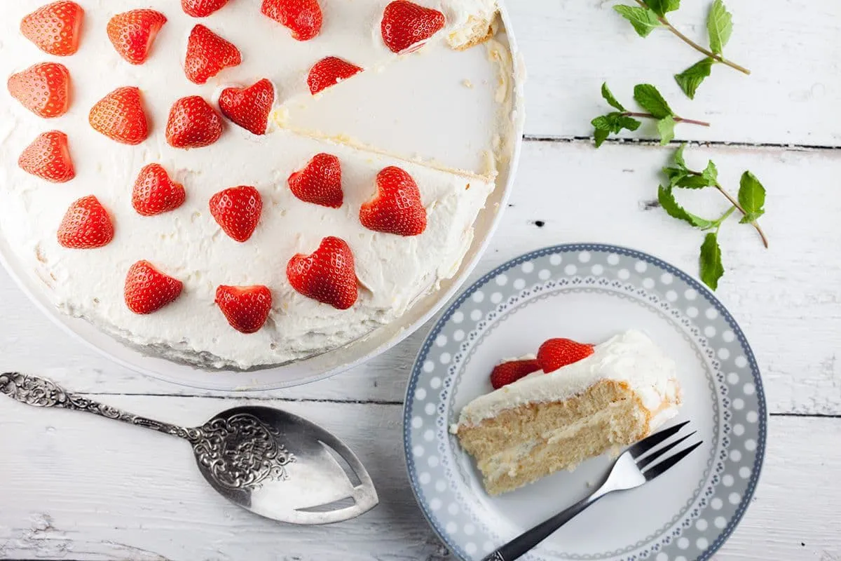 Lemon curd aardbeiencake