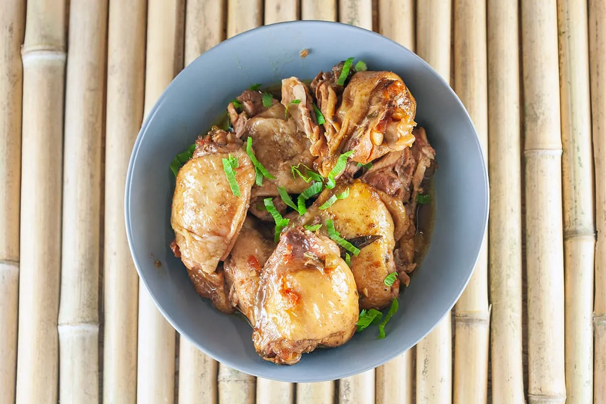 Surinaamse kippendijen uit de slowcooker