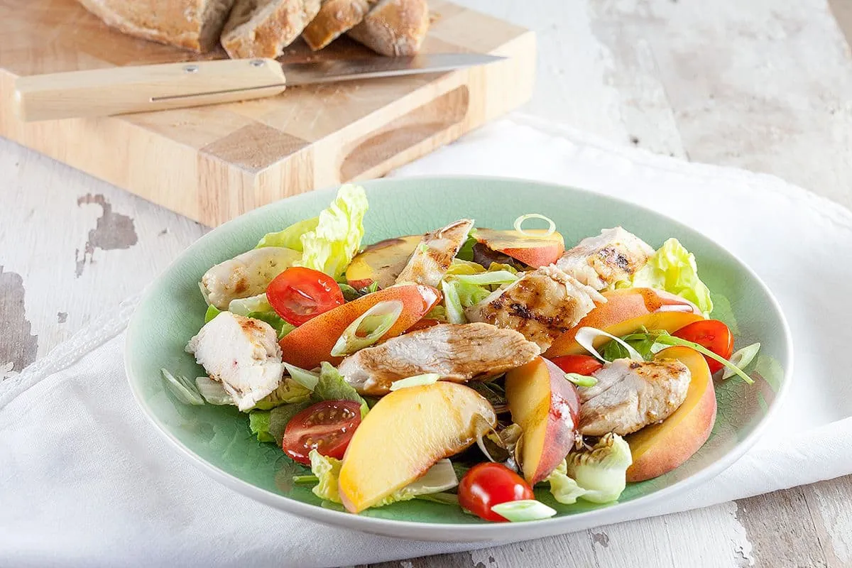 Kip-perziksalade