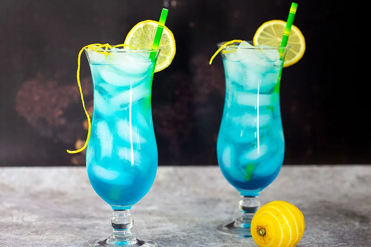 Blue lagoon - zomerse cocktail met Blue Curaçao