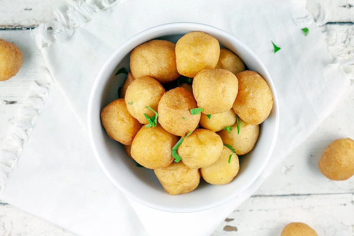 Pommes noisette - kleine gefrituurde Franse aardappelbolletjes