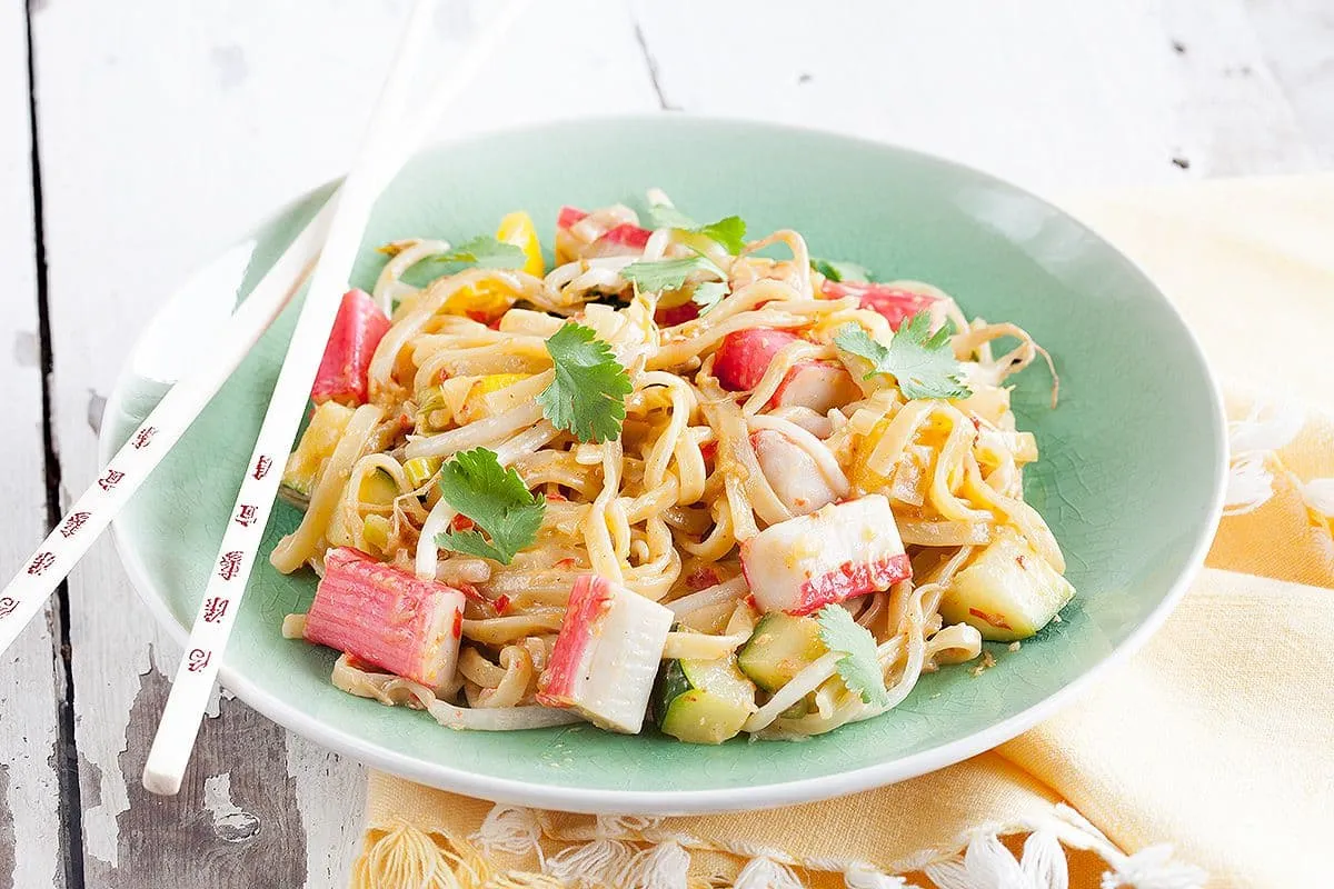 Surimi met groente uit de wok