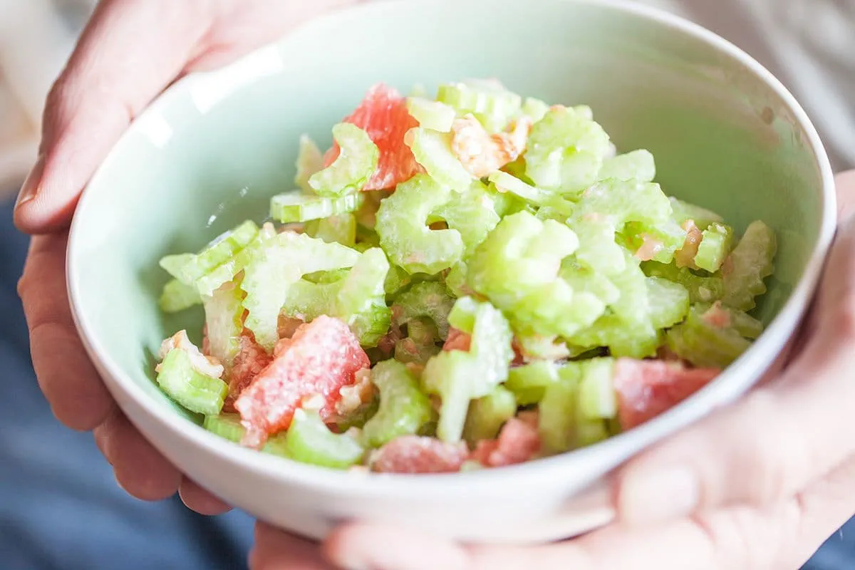 Bleekselderijsalade met grapefruit