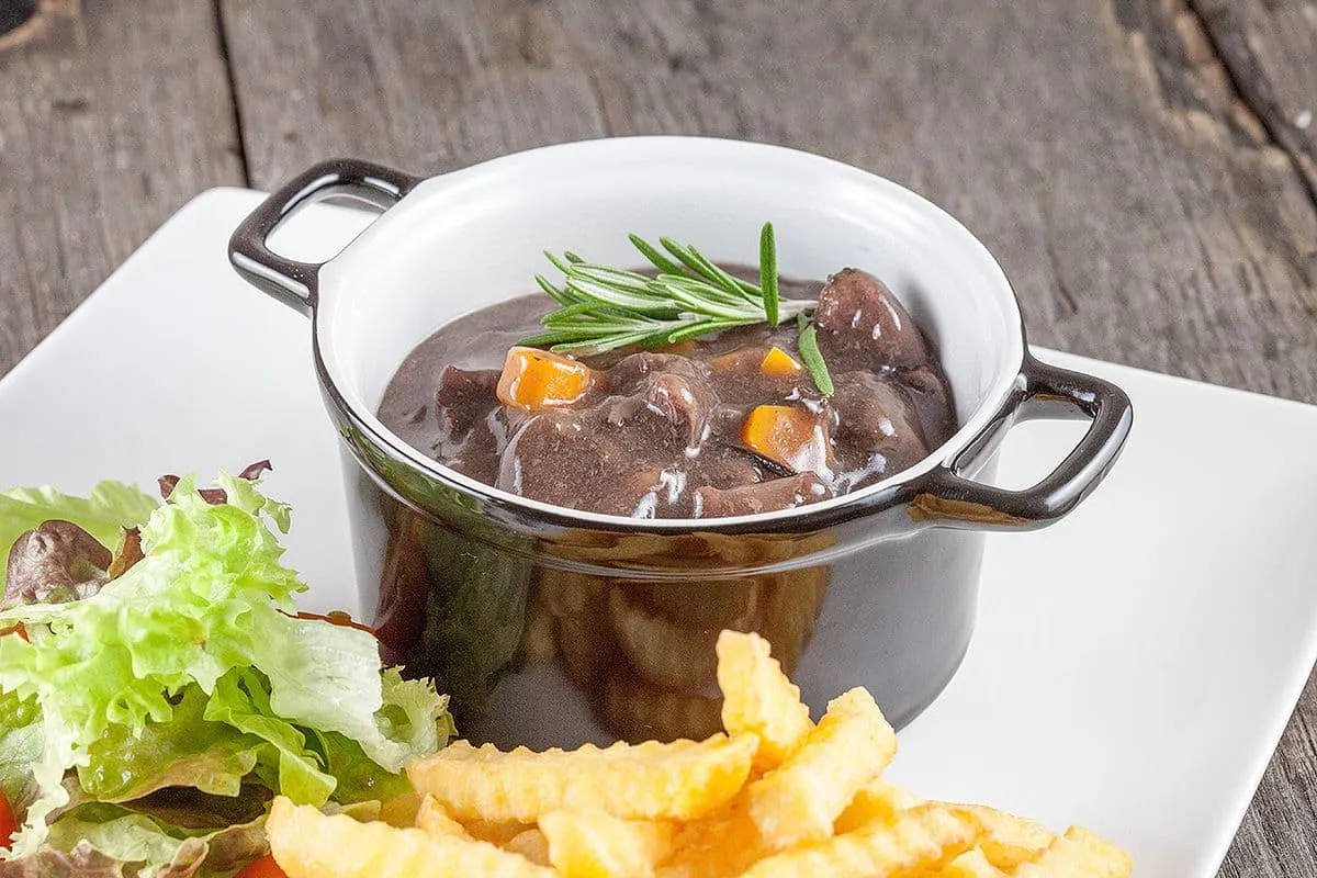 Stoofpot van wild zwijn - in rode wijn
