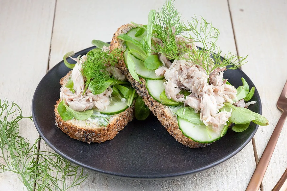 Broodje gerookte makreel met dille