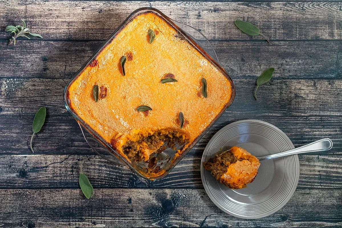 Ovenschotel met gehakt en zoete aardappelpuree