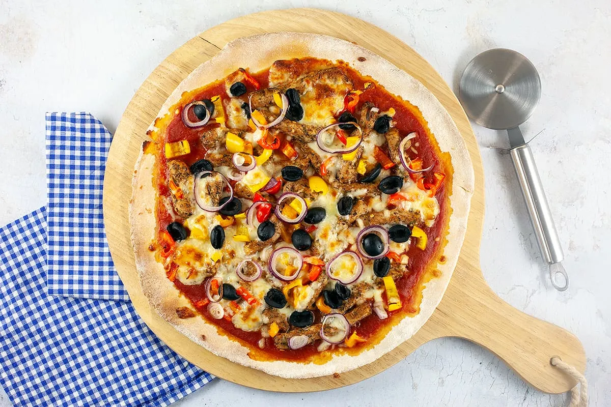 Gyros pizza - makkelijk recept met zelfgemaakt pizzadeeg
