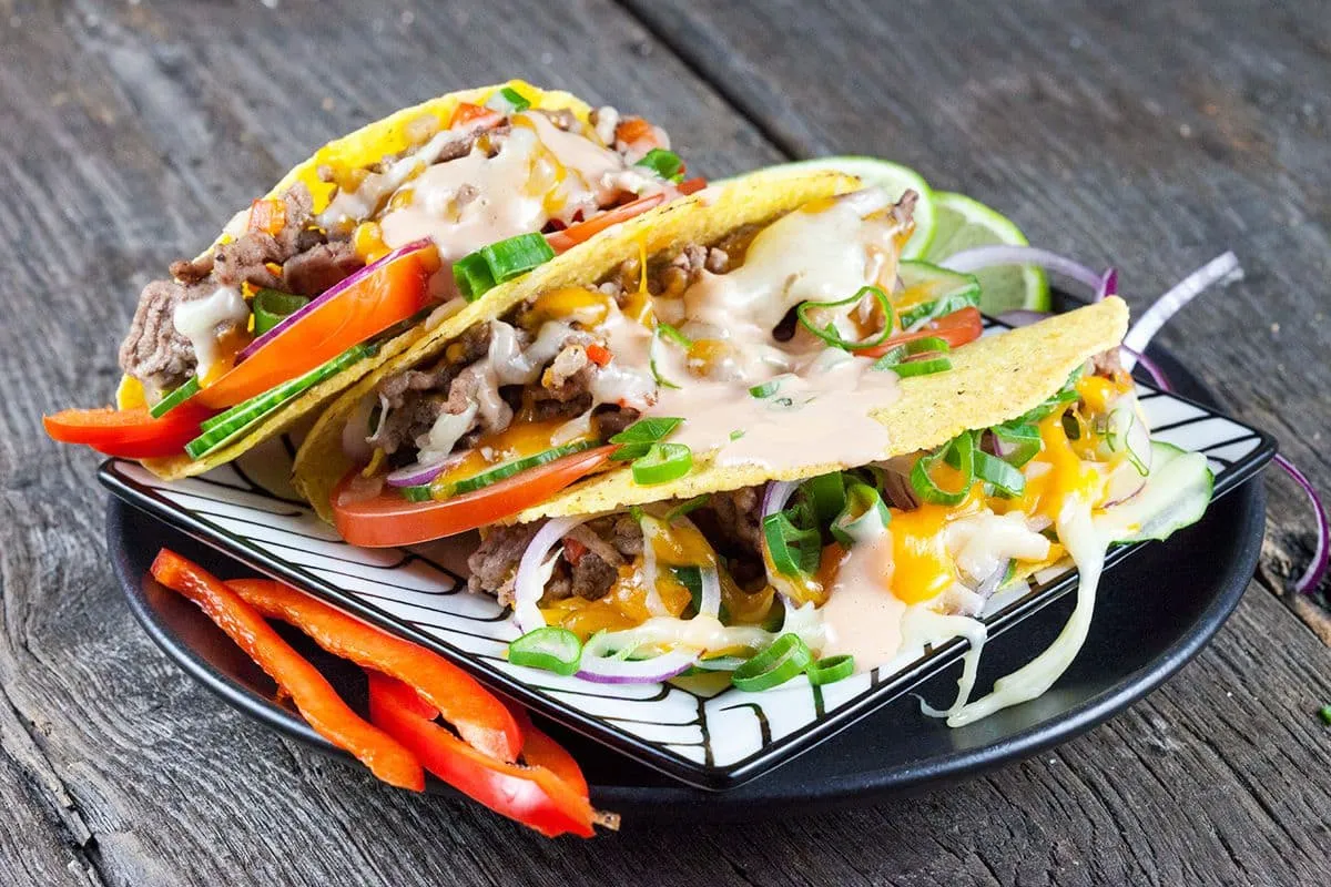 Gruyère en cheddar kaas taco's