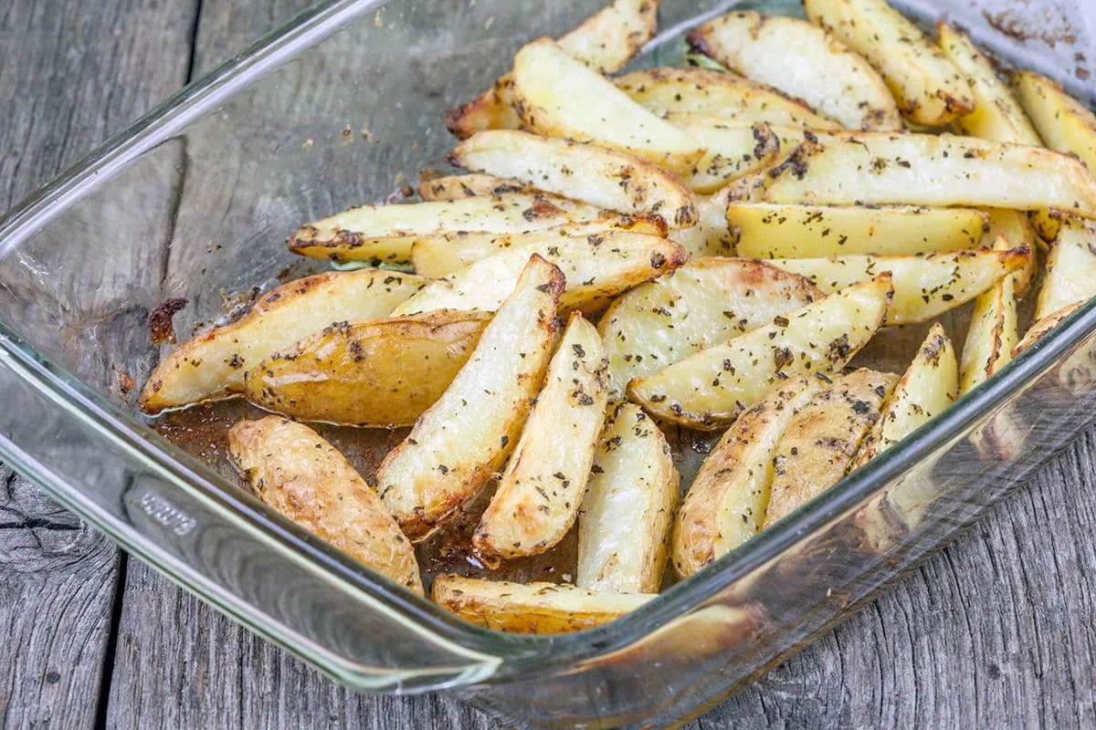 Pittige aardappelpartjes uit de oven