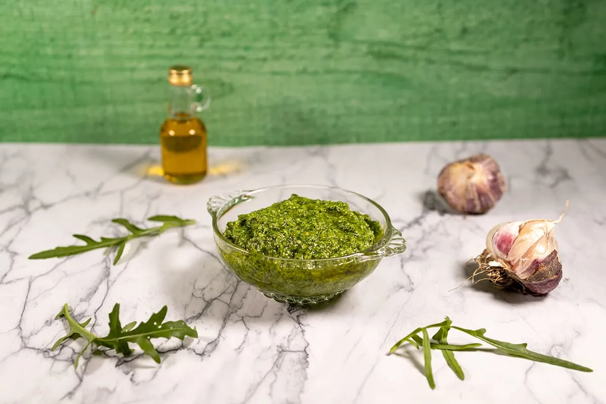Rucola pesto - een nootachtige zelfgemaakte pesto