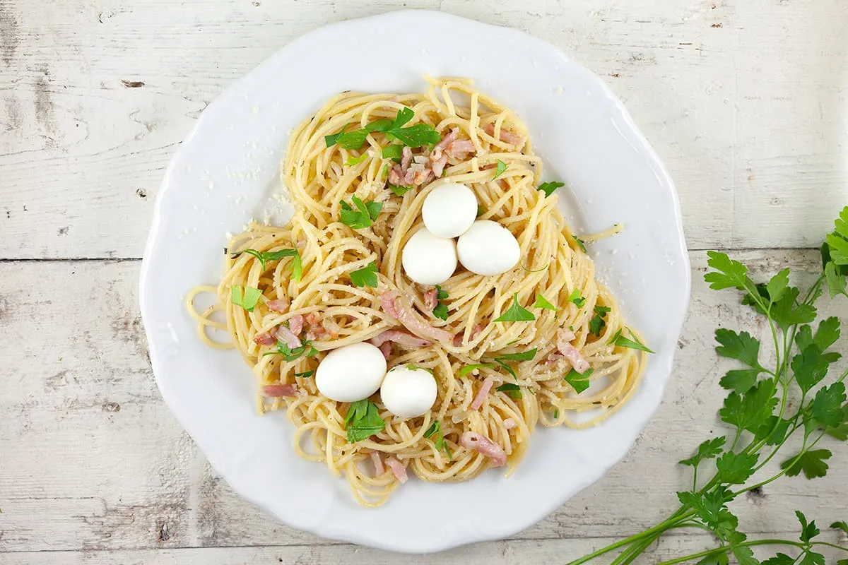 Vogelnestjes pasta met kwarteleitjes