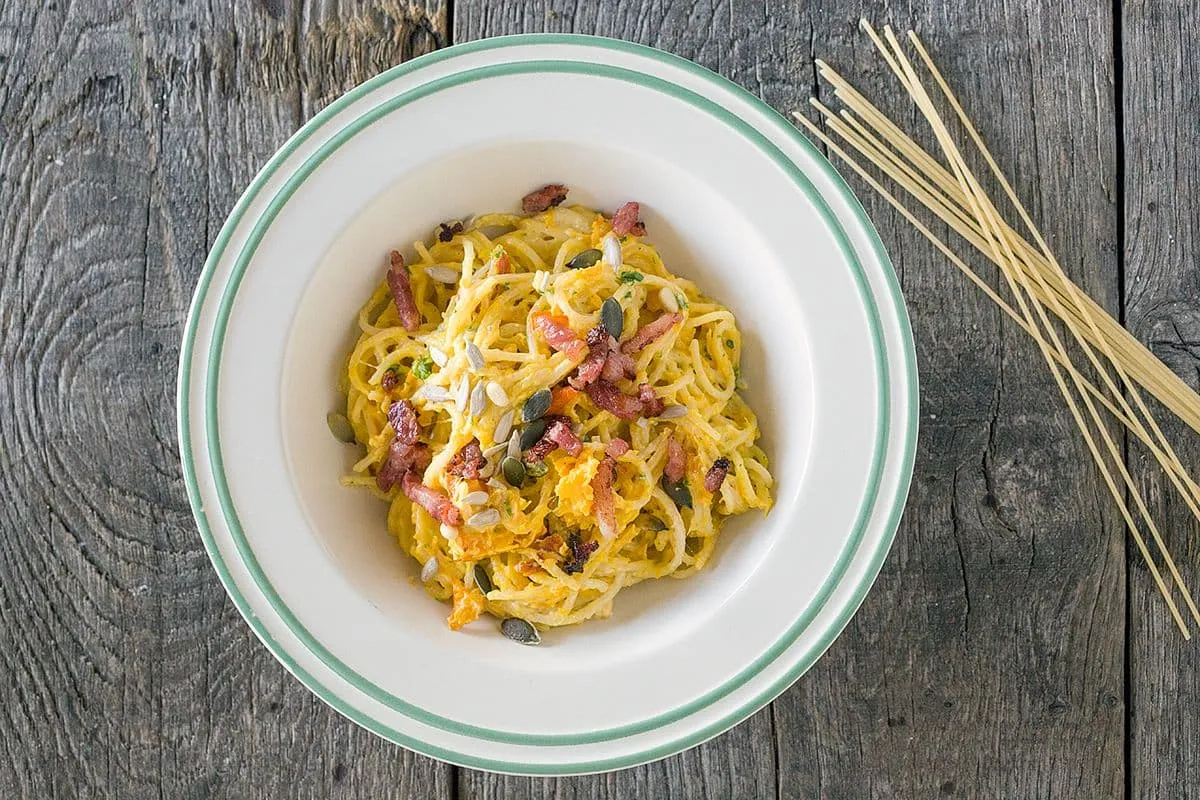 Spaghetti met pompoen-kaassaus