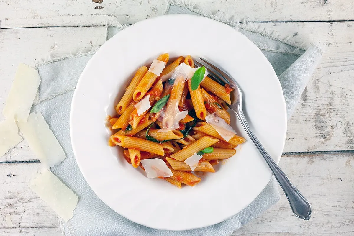 Penne all'arrabiata - pasta in een pittige saus