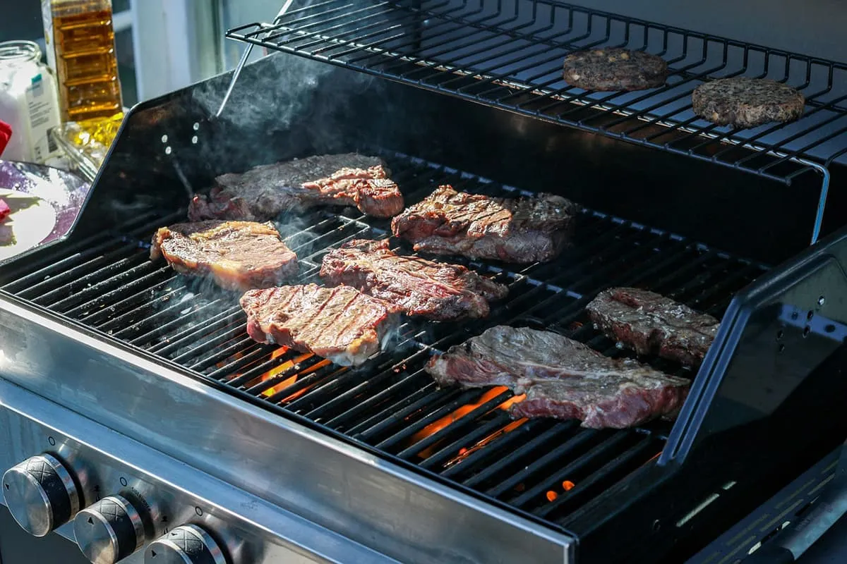 Winter BBQ: 8 tips om buiten te grillen in de kou