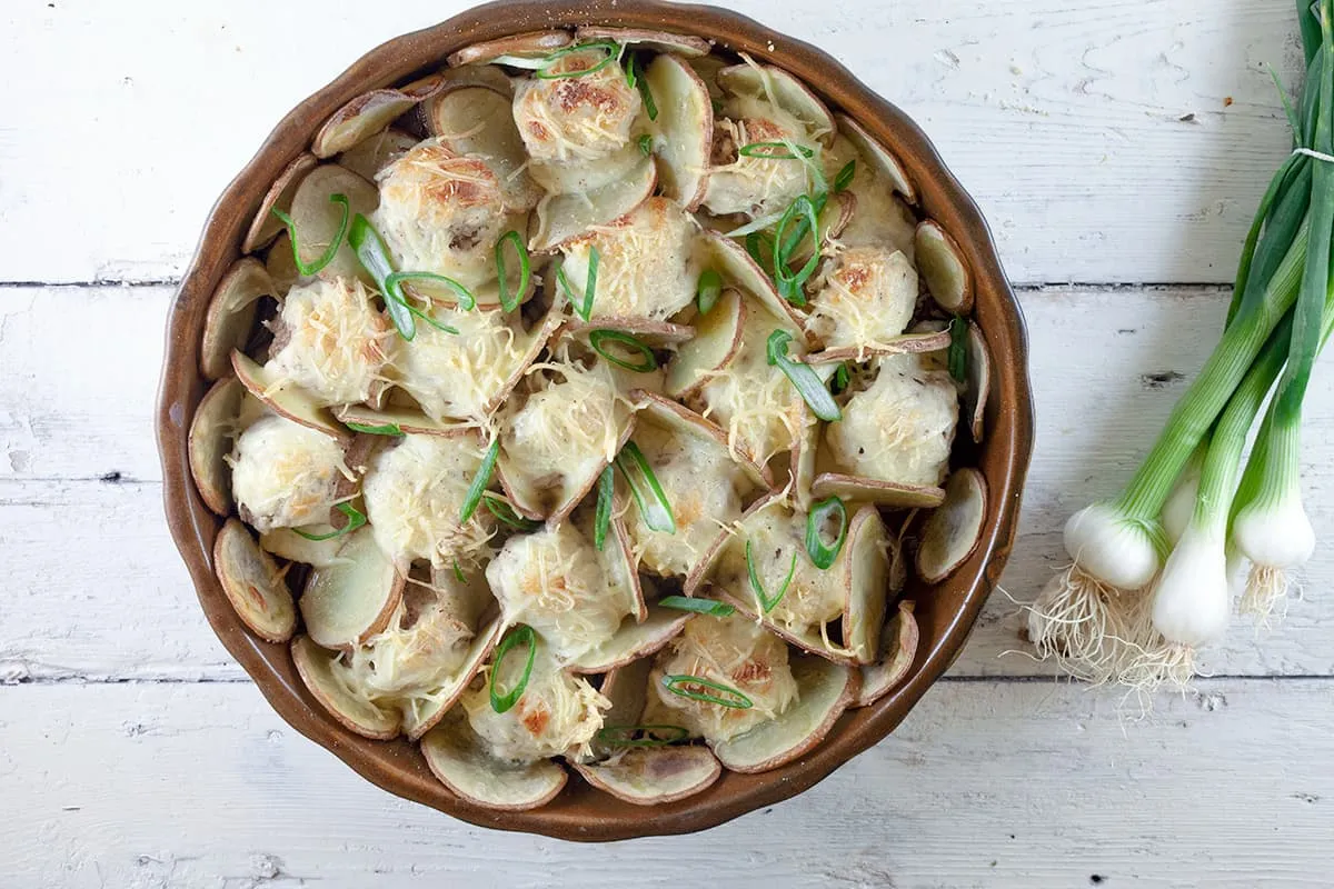 Gehaktballen met aardappels en bechamelsaus - simpel maar erg lekker