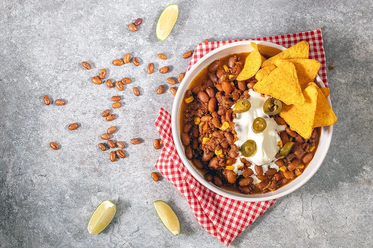 Mexicaanse bonenstoof met gehakt en maïs