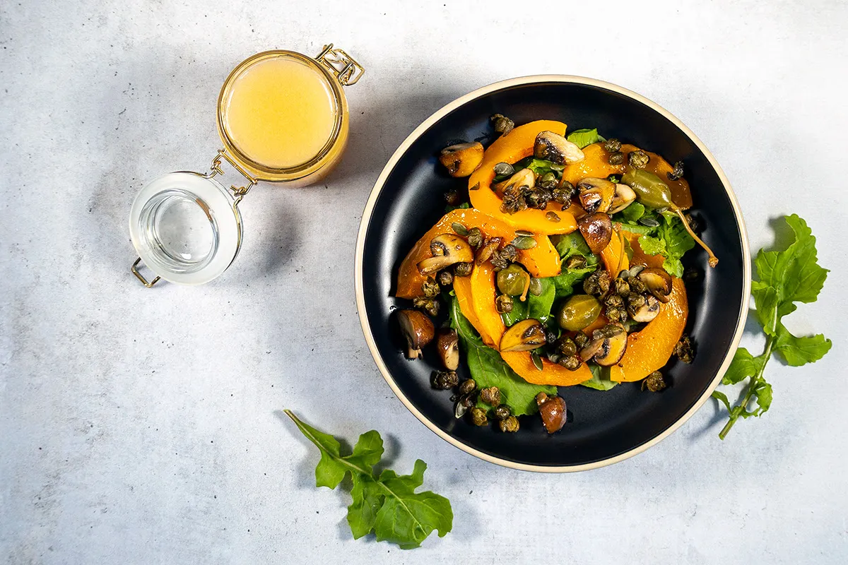 Salade met geroosterde pompoen en kappertjes