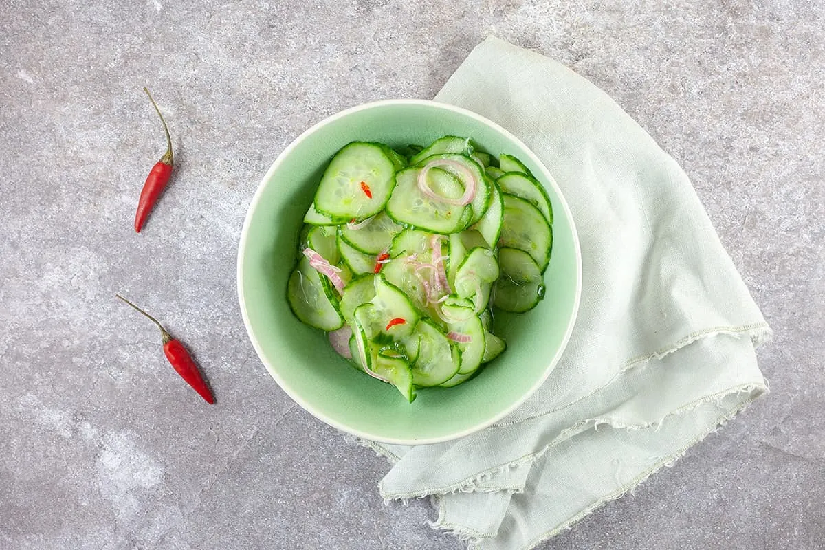 Atjar ketimoen - licht pittige en frisse komkommersalade