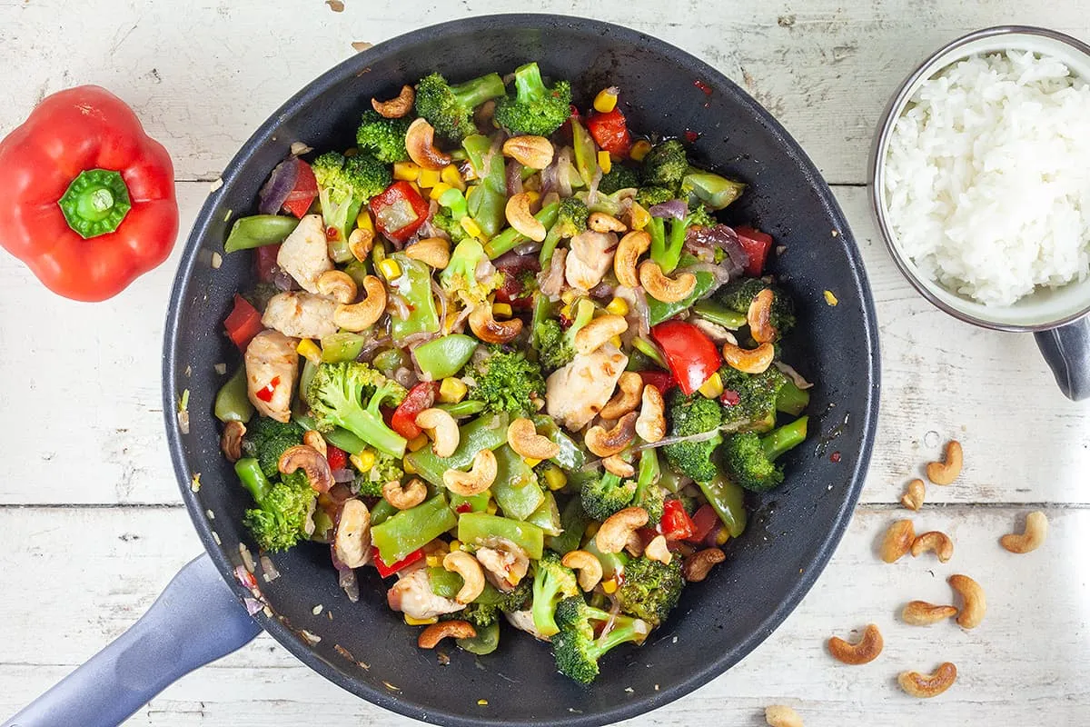 Roerbak met kip en broccoli (snel op tafel)