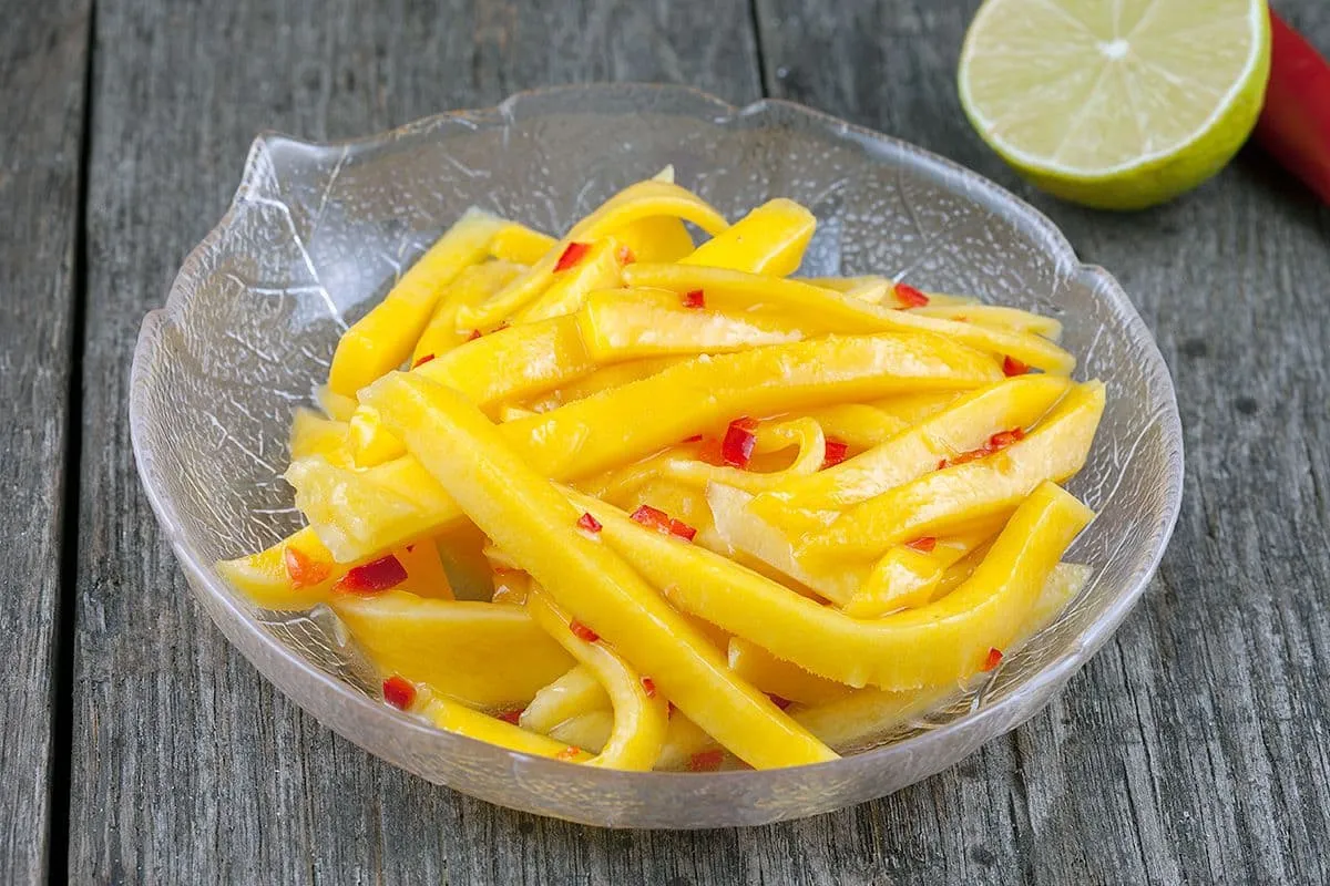 Pittige mango salade - binnen 10 minuten klaar!