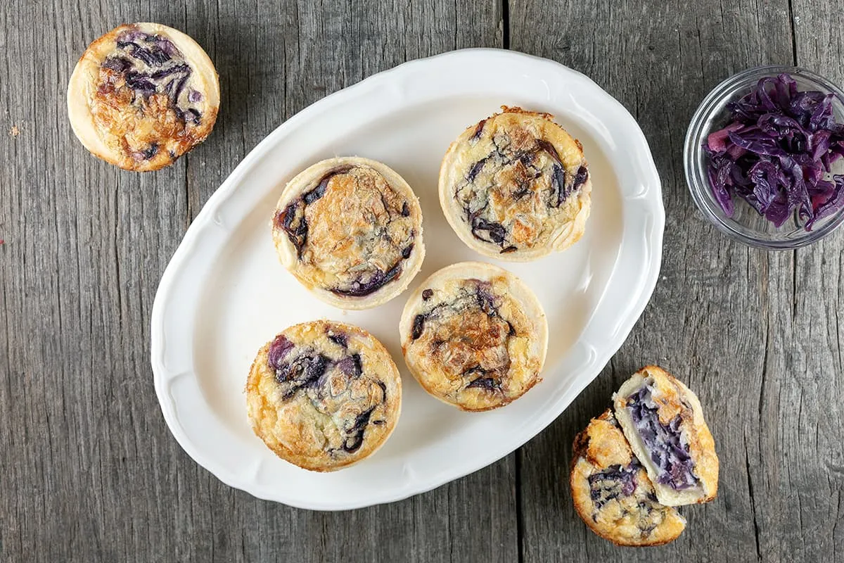 Mini quiches met rode kool
