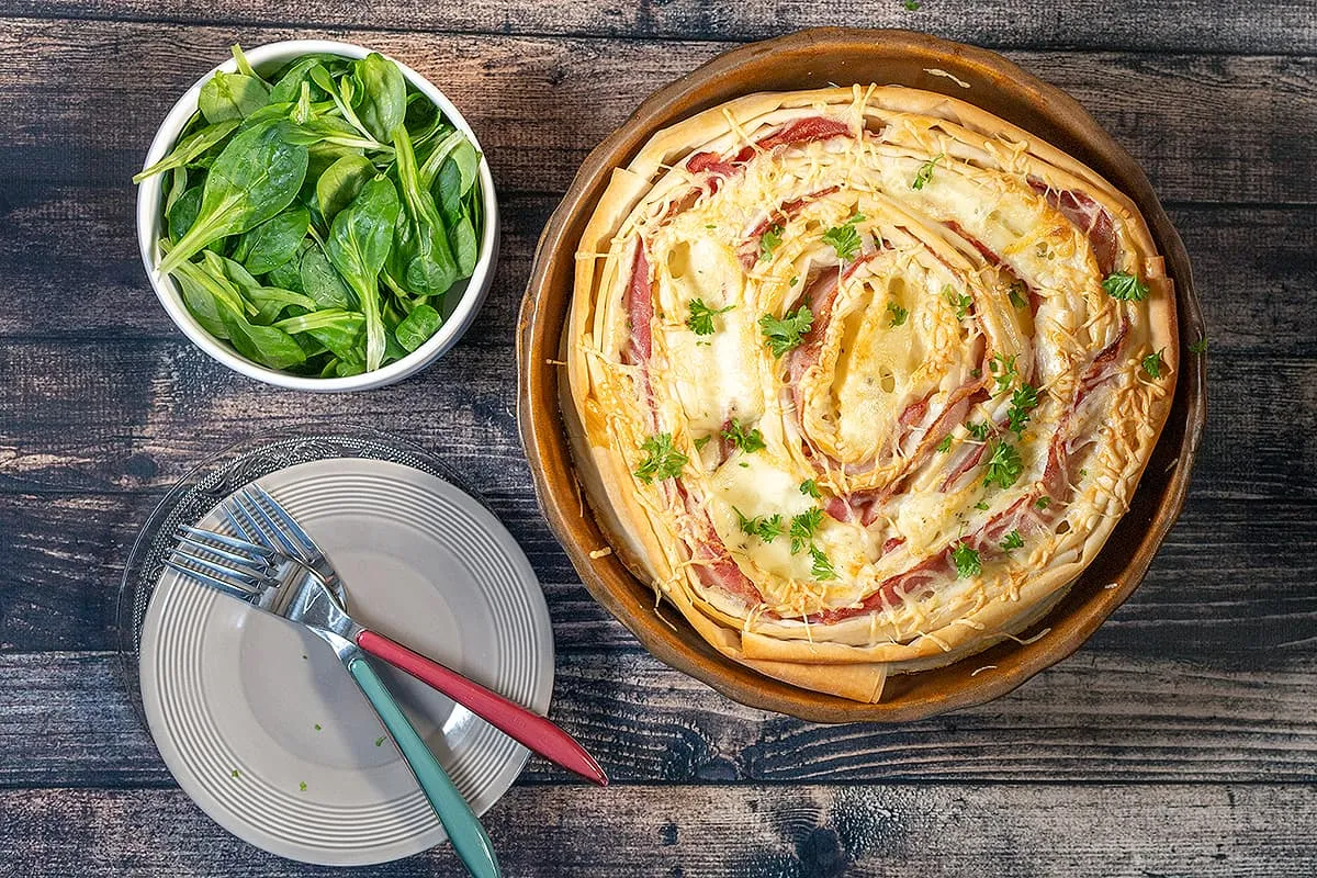 Raclette kaas quiche - extra krokante quiche met laagjes