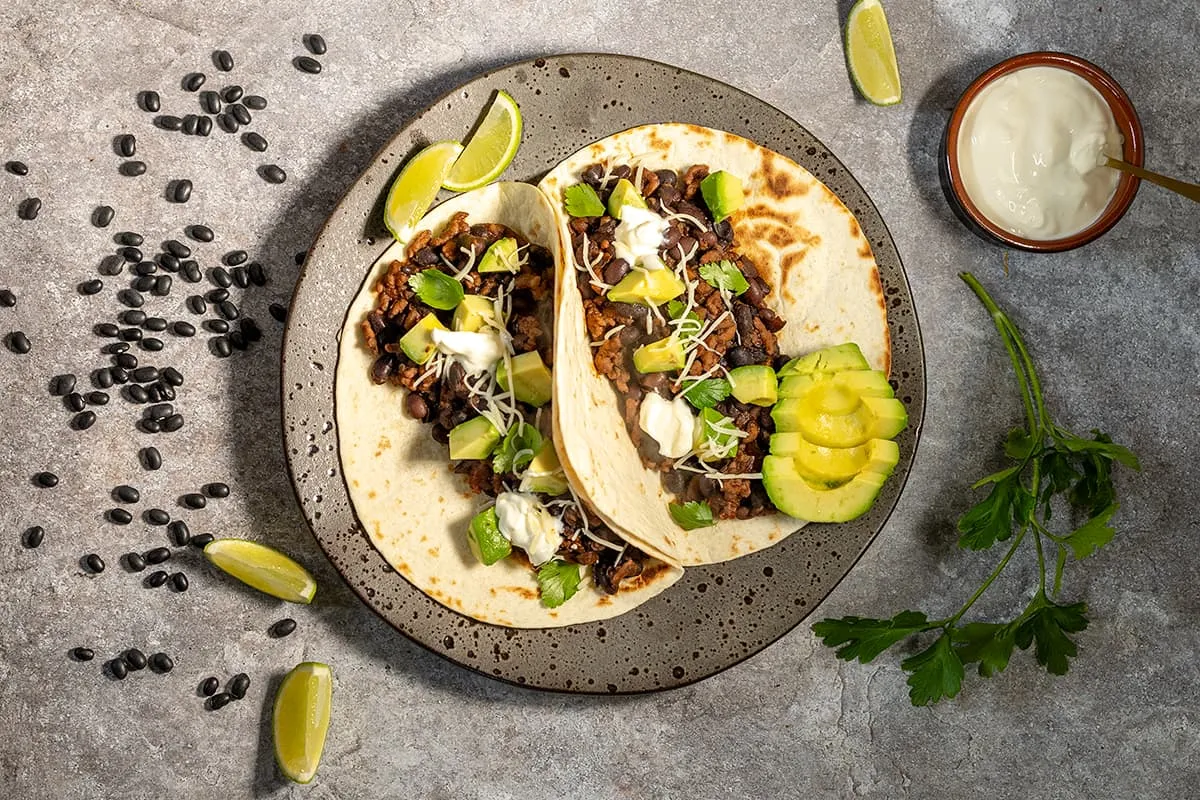 Mexicaanse wraps met zwarte bonen - met pittig gehakt