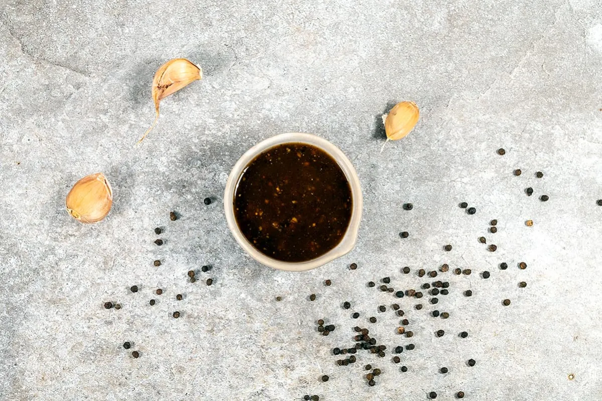 Zwarte peper woksaus - een warme smaakmaker