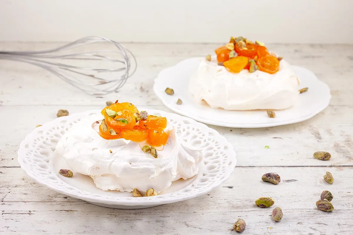Mini pavlova met kumquats (super zacht dessert)