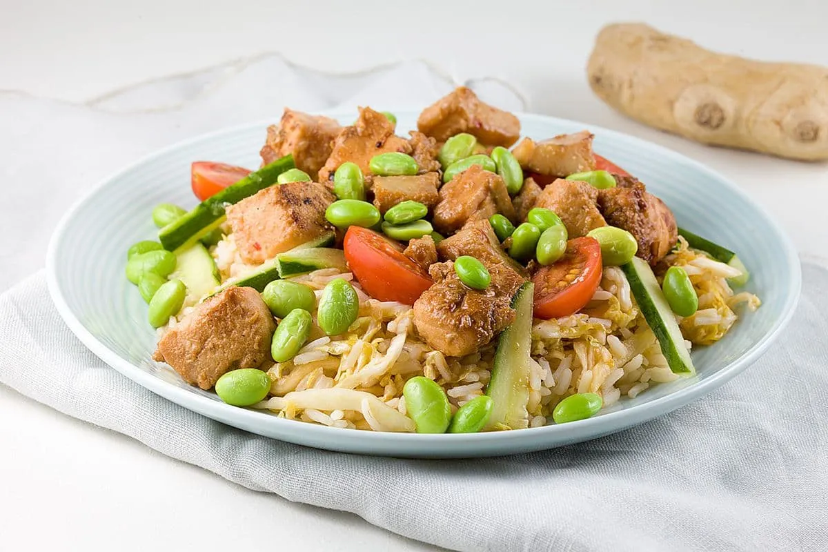 Rijstsalade met zalm en koolvis