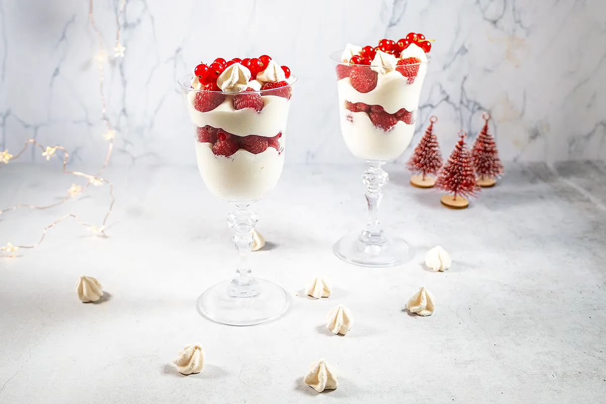 Vanille mousse met rood fruit