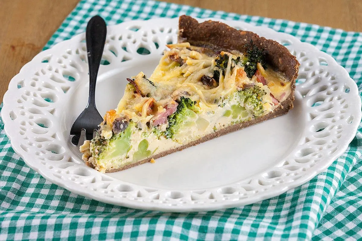 Quiche met broccoli en spek