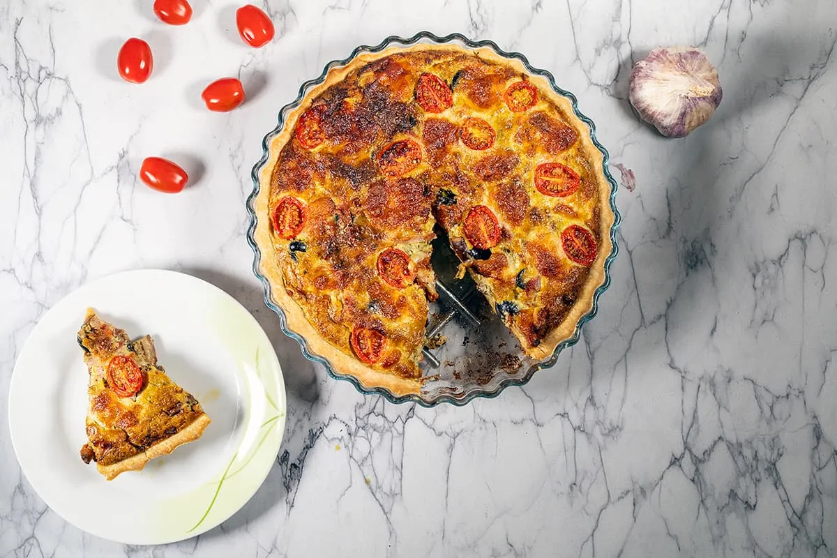 Italiaanse quiche met pesto en mozzarella - met of zonder ham