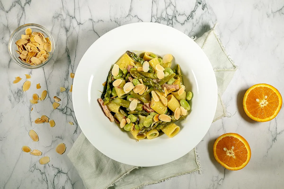 Pasta met tuinbonen en spekjes - romig zonder room!