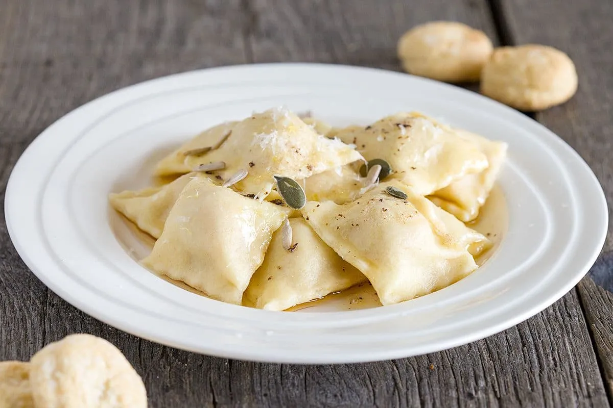 Ravioli met pompoen en amaretti