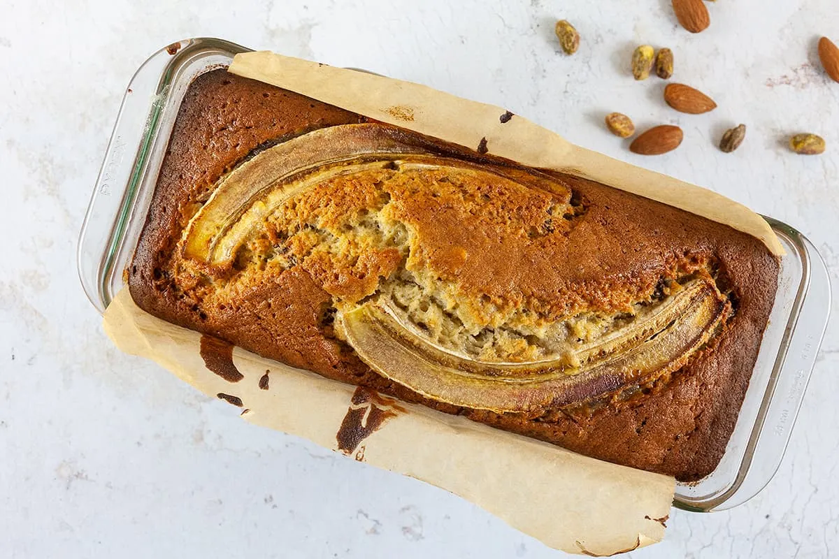 Bananenbrood met noten en chocolade