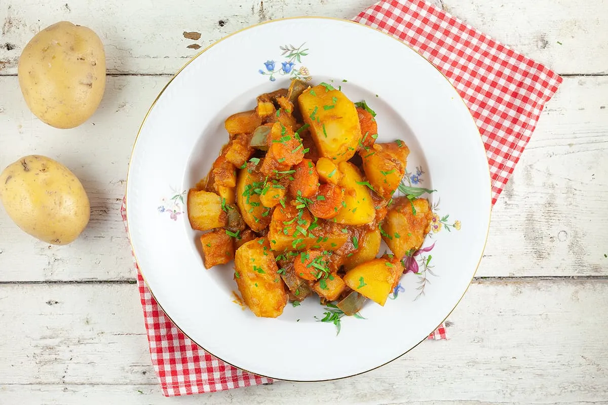 Aardappel goulash met lekker veel groenten
