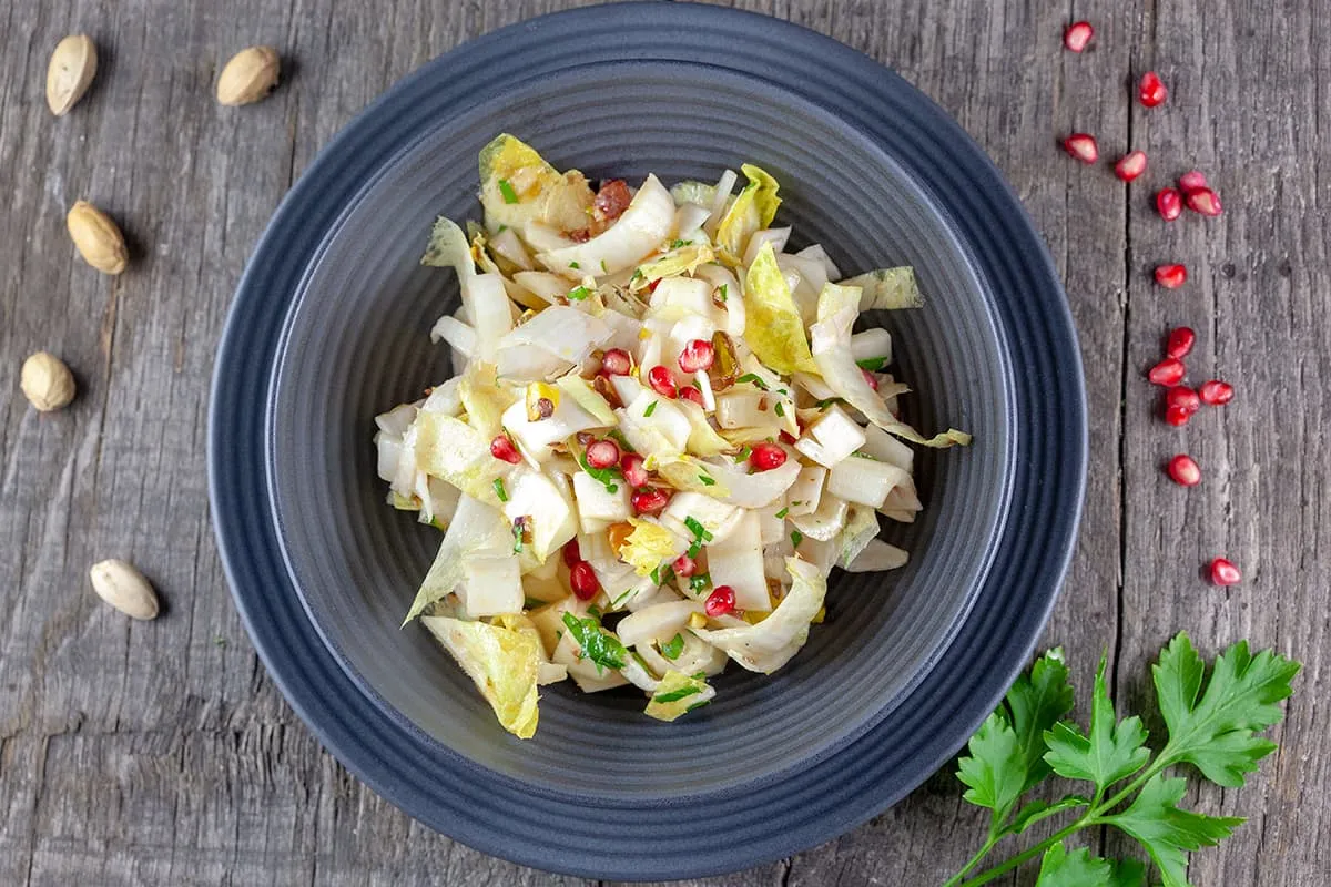 Witlofsalade met granaatappel
