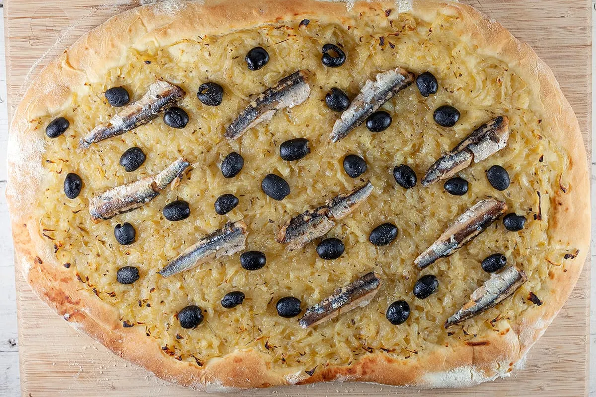 Pissaladière - Franse uientaart met ansjovis
