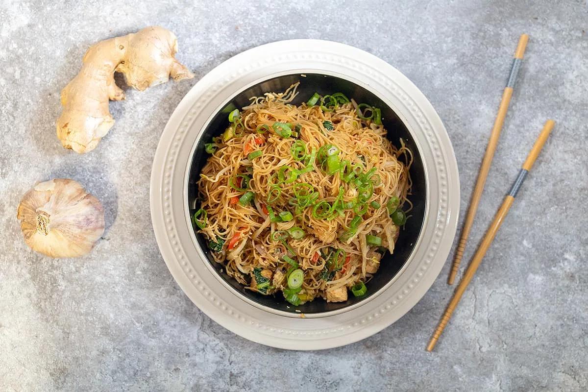 Mihoen goreng met kip - bomvol groenten